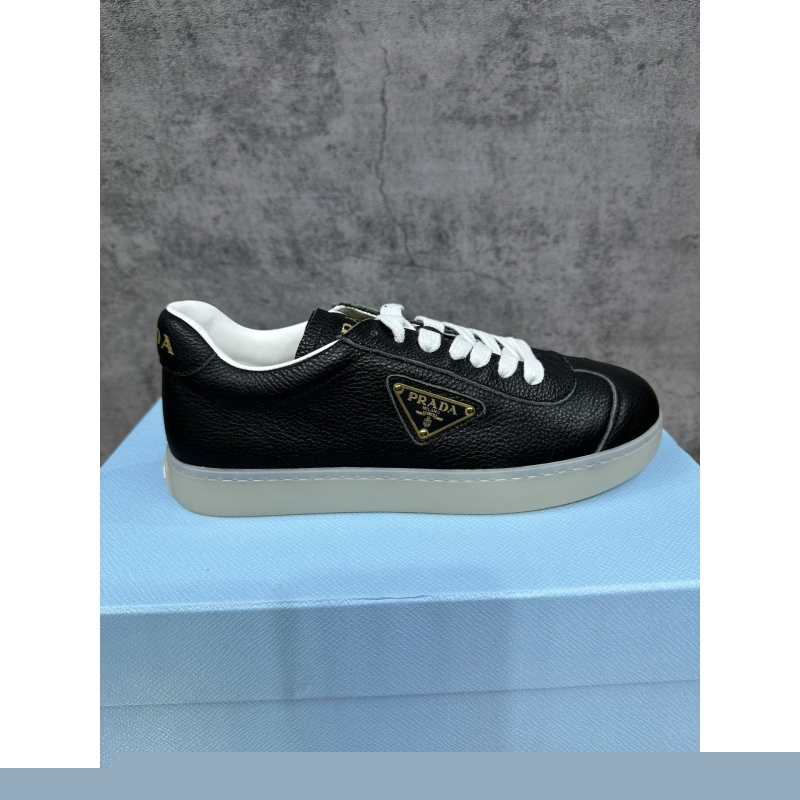Pra*a casual shoes